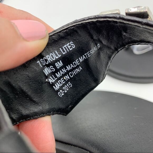 Kenneth Cole Reaction Black Crystal Thong Sandal - Picture 12 of 12